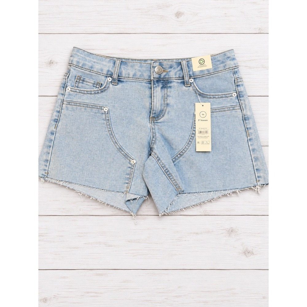 No Boundaries Women's Denim Shorts Size 00 Light Wash 5" Inseam Raw Hem NWT